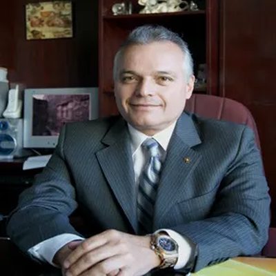Dr. Juan José Parcero Valdez